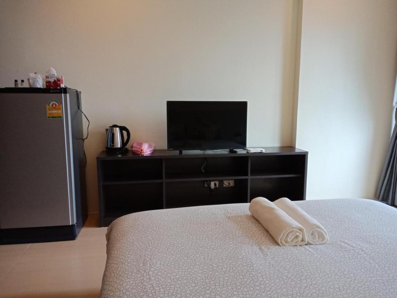 Plume Residence Minburi Bangkok Exteriör bild