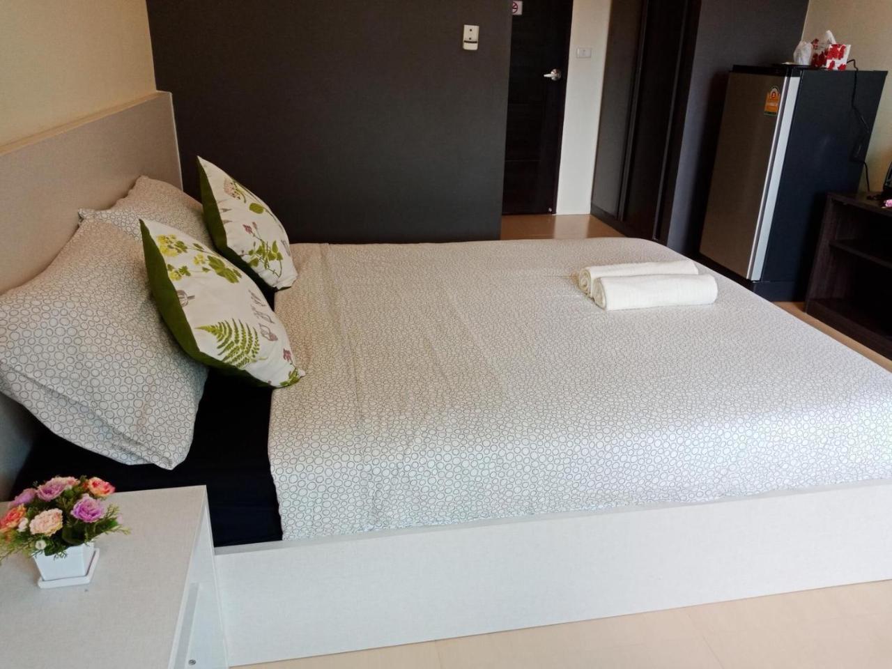 Plume Residence Minburi Bangkok Exteriör bild